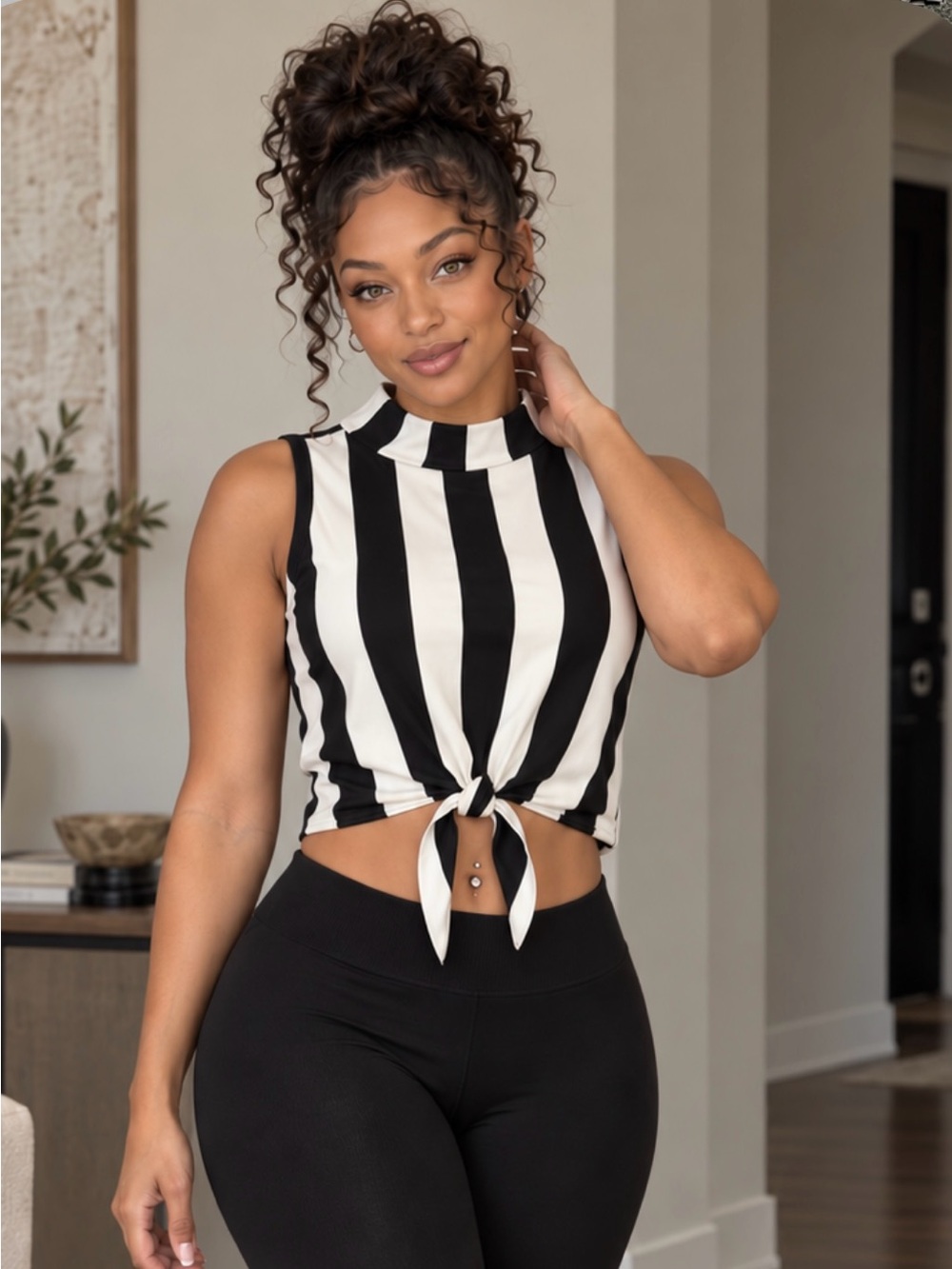 🖤🤍 RARE Body Central Tie Front Striped Crop Top 🤍🖤